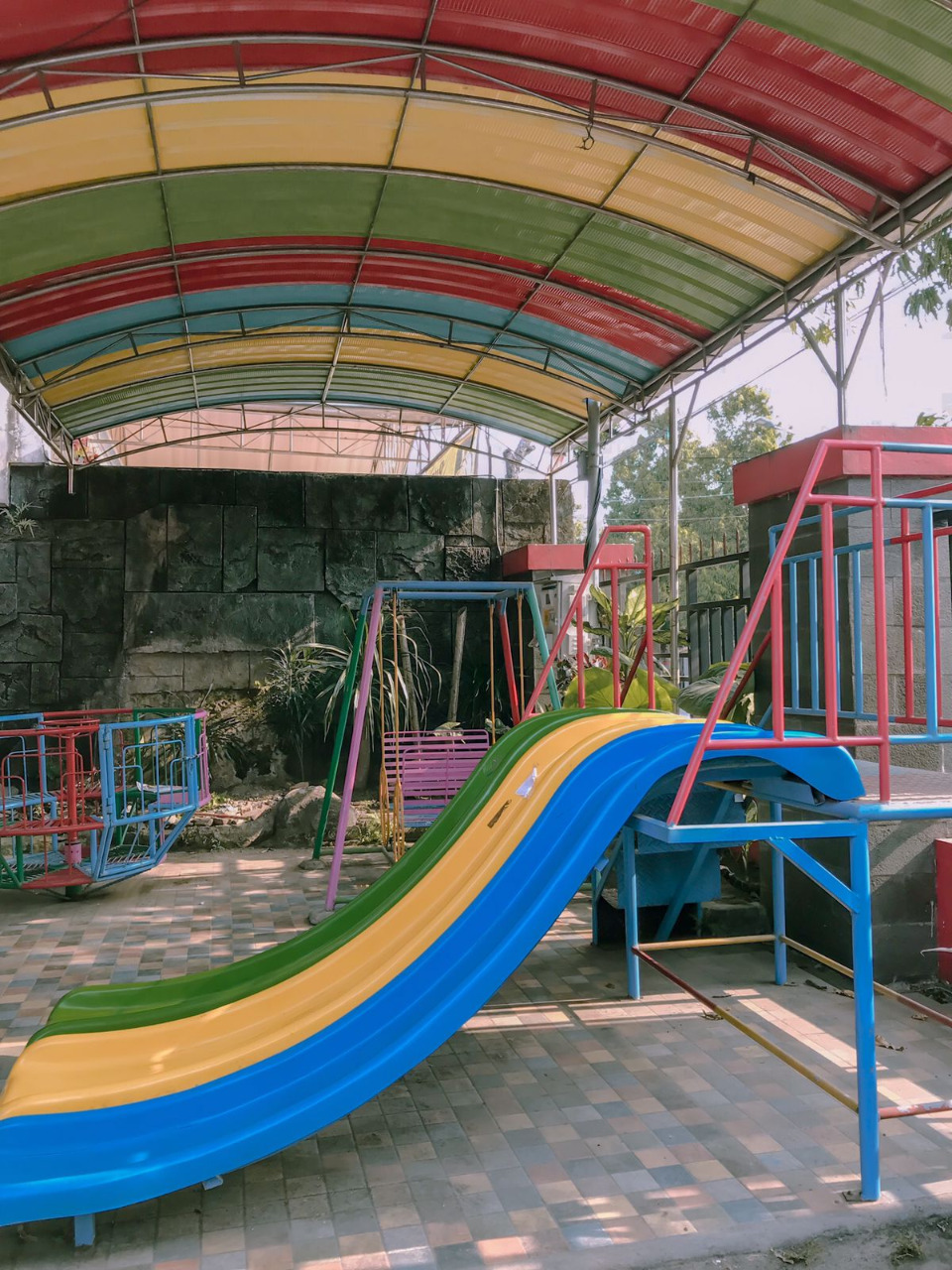 TAMAN BERMAIN ANAK