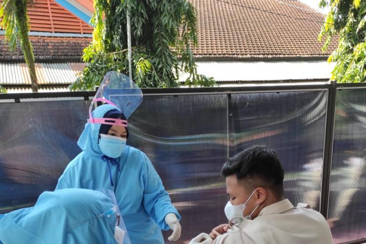 VAKSINASI DI SMKN 1 KOTA BLITAR